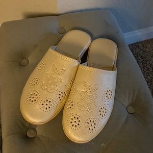 Cream Moroccan slippers